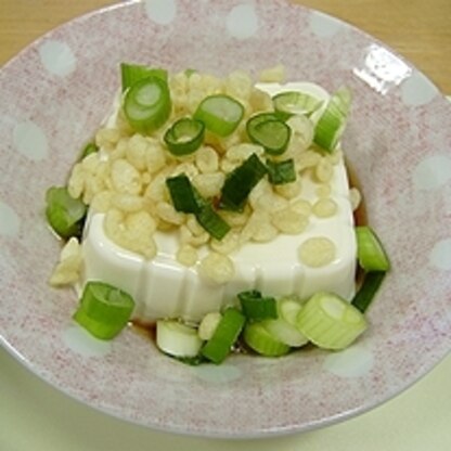 さくさくした天かすの食感が良くて、この意外な組み合わせが予想以上に美味しかったので、驚きました。これはお薦めの一品ですね！
（-＾〇＾-）